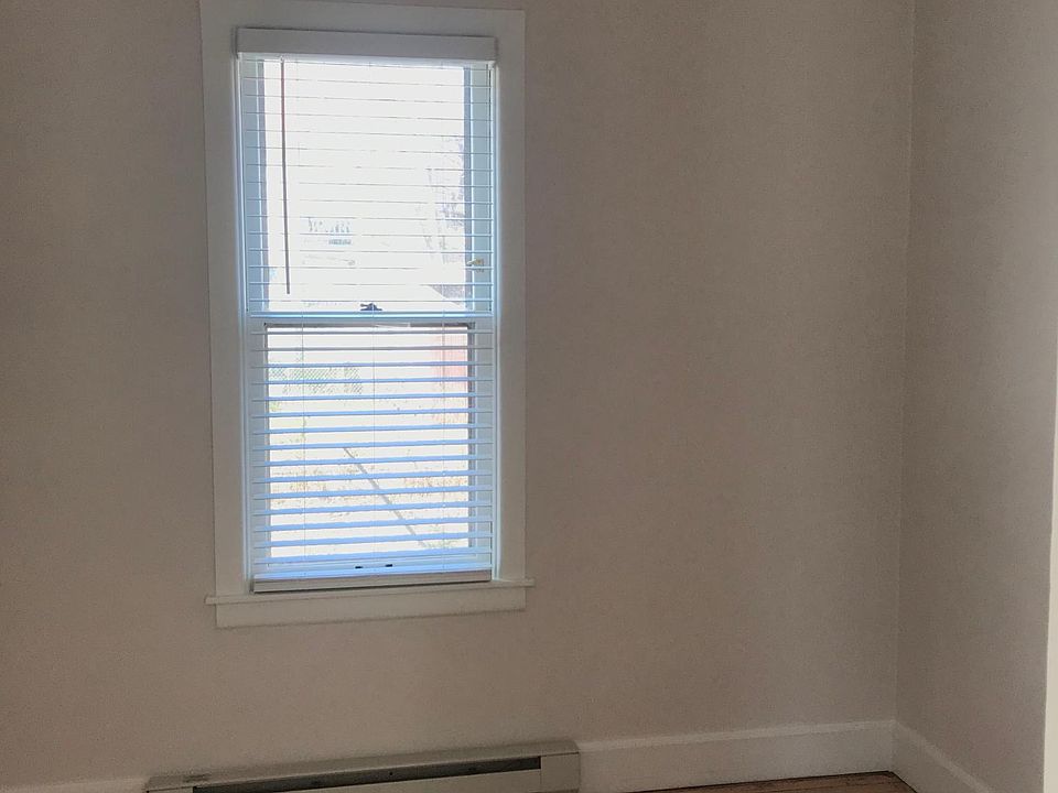 2nd image of 2851 N Fratney St