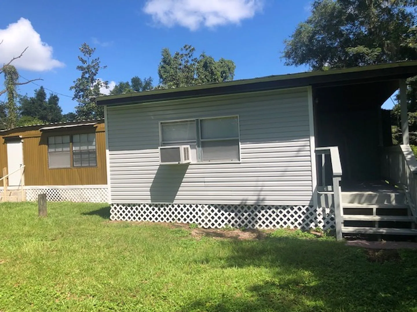3 Bedroom 1 Bath Mobile Home — Photo 3