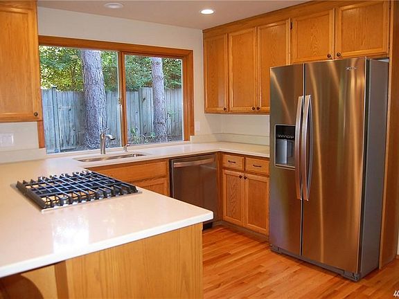 4th image of 20331 NE 40th Ct
