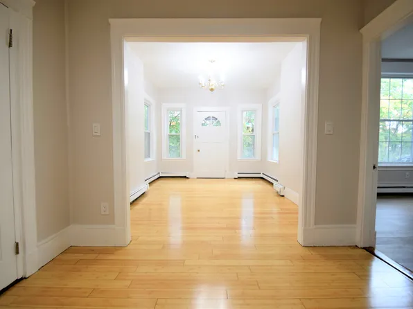 24 Saint James St #24, Newton, MA 02458