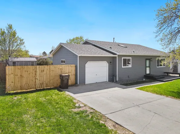 2430 Sprucewood St, Rapid City, SD 57703