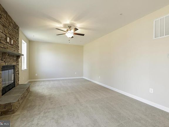 5th image of 1008 Maiden Grass Dr