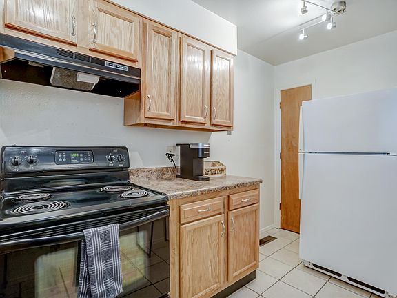3rd image of 314 Alvarado Dr NE Suite B
