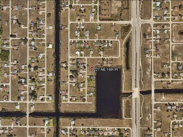 1227 NE 14th Pl, Cape Coral, FL 33909