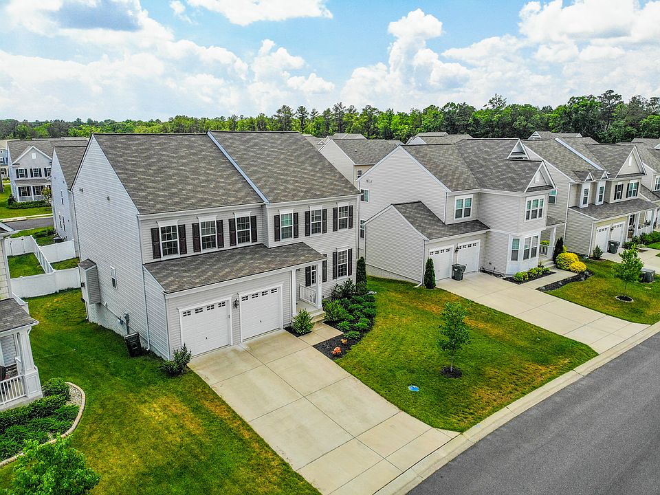 1st image of 43661 Yulan St