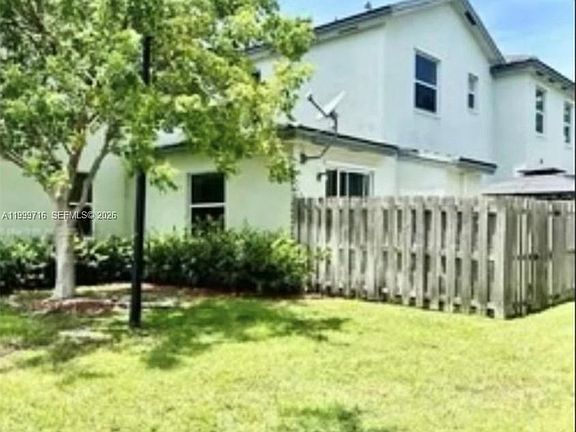 2nd image of 133 SE 28th Ter Unit 8