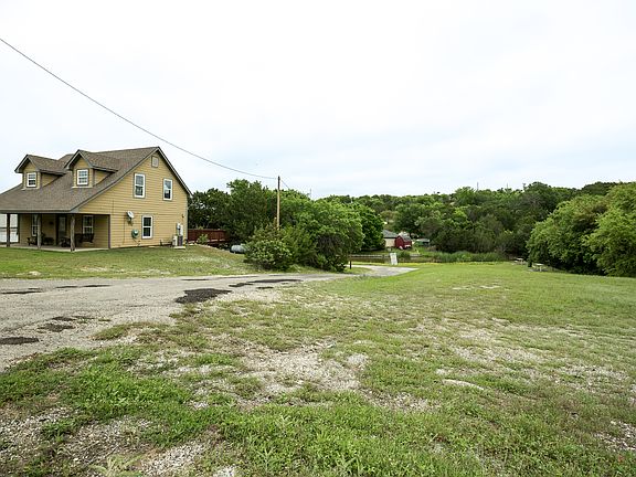 5th image of 2715 Creek Dr