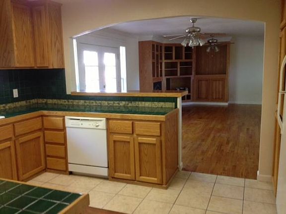 Kitchen overlooking FR