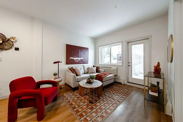 Elmora Apartments Meadowlark — Photo 3