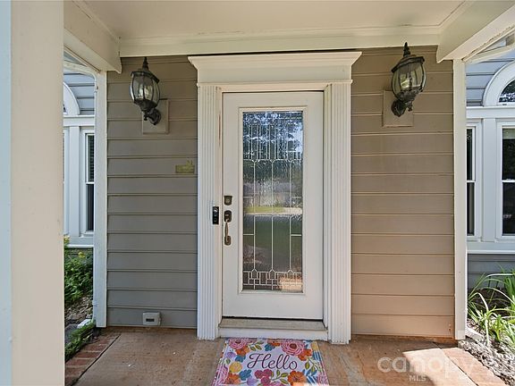 4th image of 13707 Seaton Dr