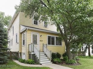 927 Ridge Ct, Evanston, IL 60202