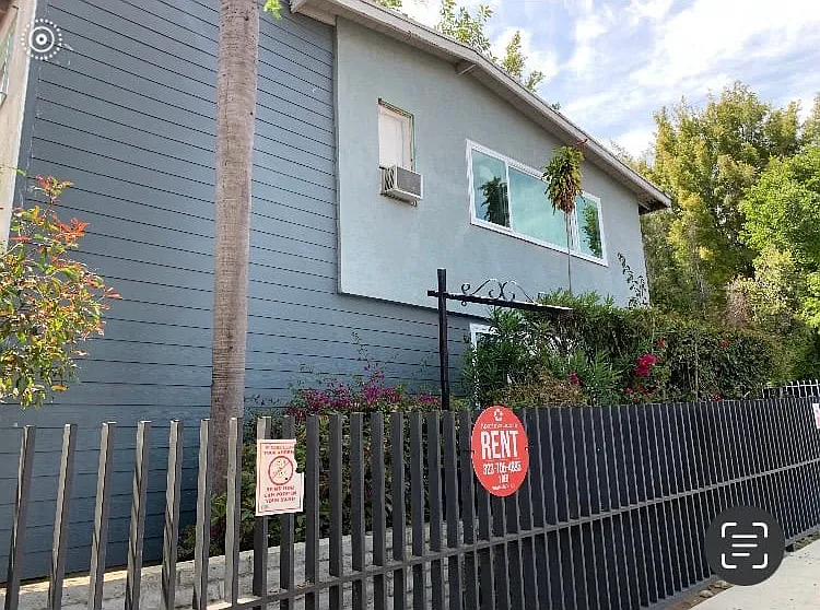 1479 N Havenhurst Dr #2 — Photo 15