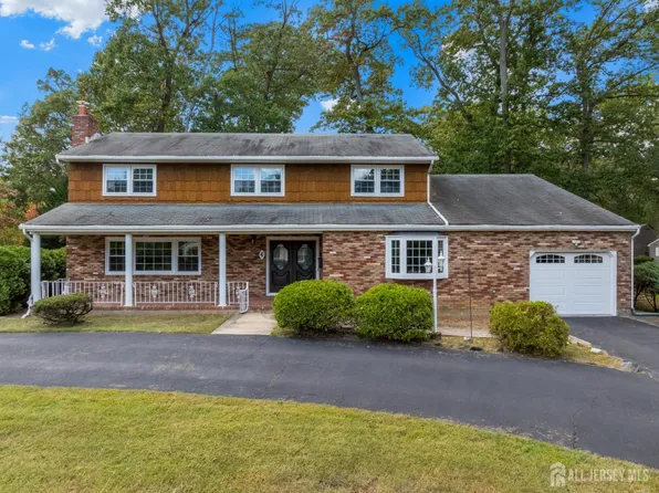 4 Colin St, East Brunswick, NJ 08816