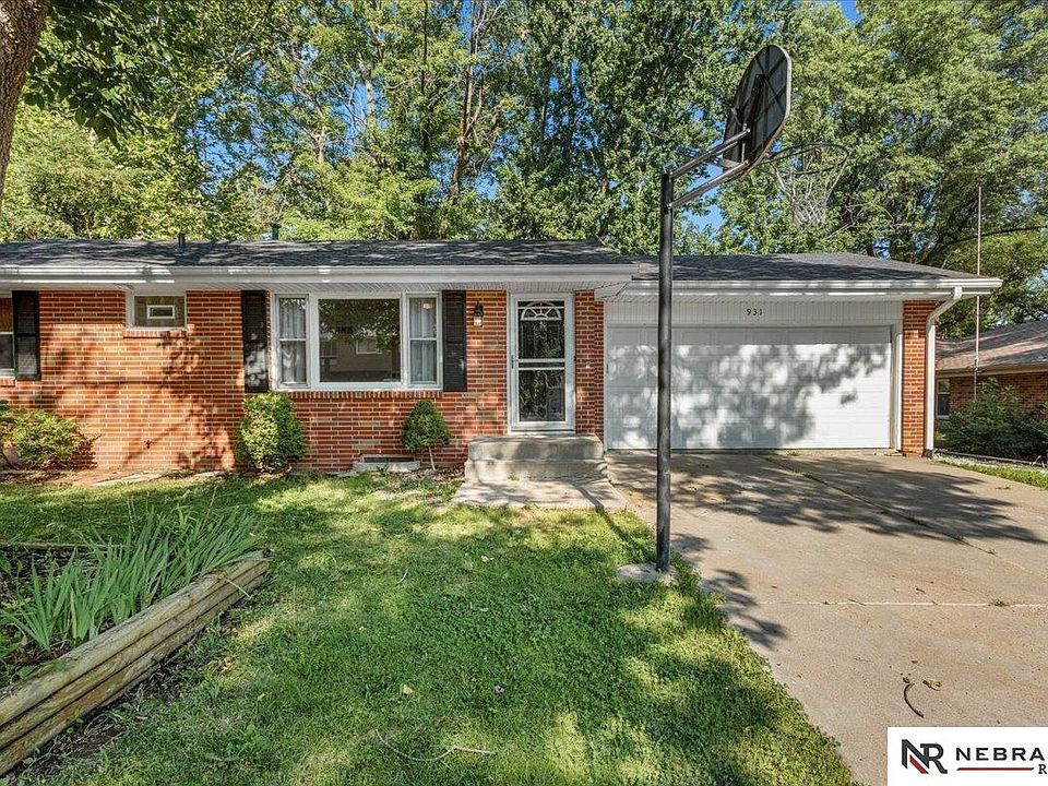 1st image of 931 Rosewood Dr