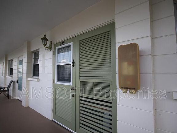 2nd image of 1801 Lakeview Dr APT 209