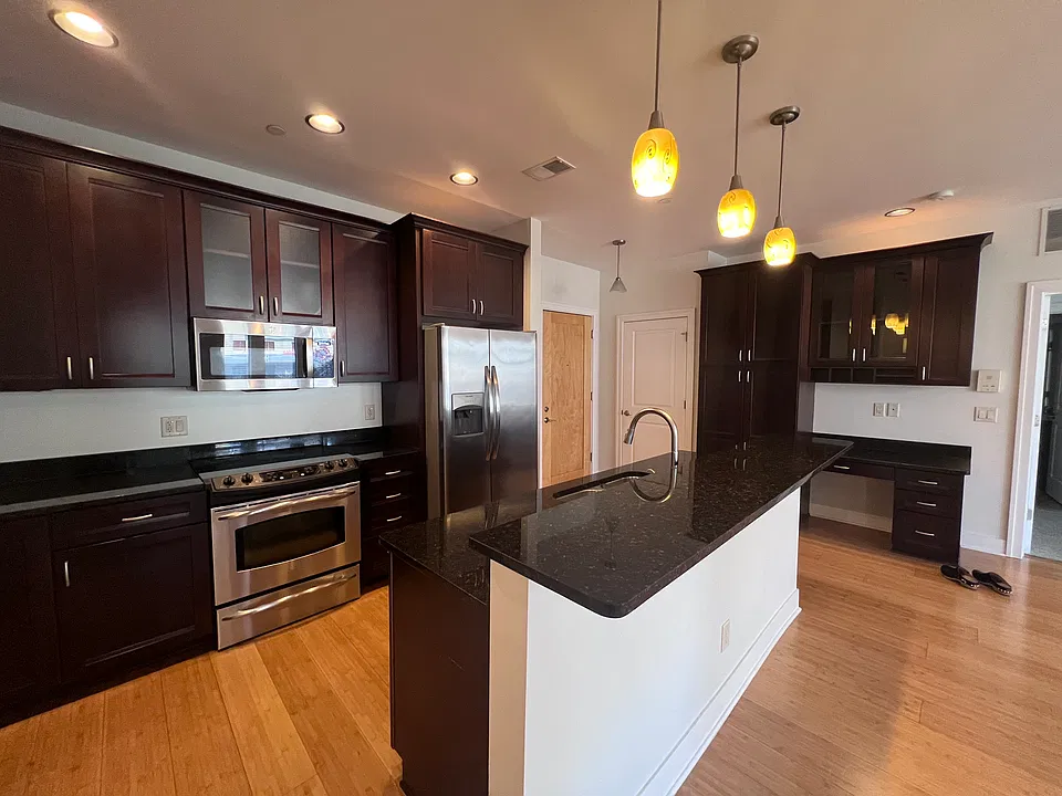 430 Union Ave NE #201