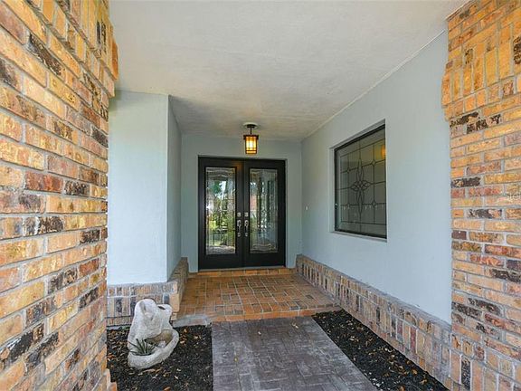 3rd image of 346 S Creek Dr