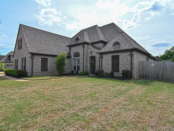 3rd image of 5093 Laurel Springs Dr