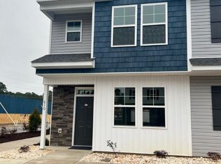 610 Windsurfing Ln, Sneads Ferry, NC 28460