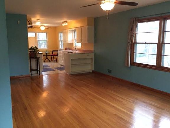 Living room-kitchen