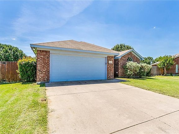 3rd image of 611 Meadowbrook Dr
