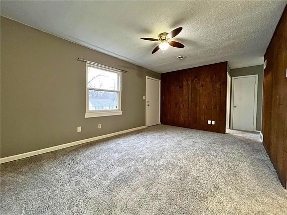2nd image of 5041 Forest Ave