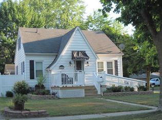 1304 Wyllys St, Midland, MI 48642