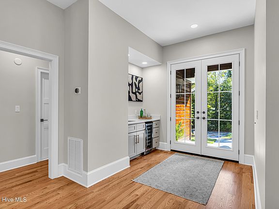4th image of 65 Mcqueen Road