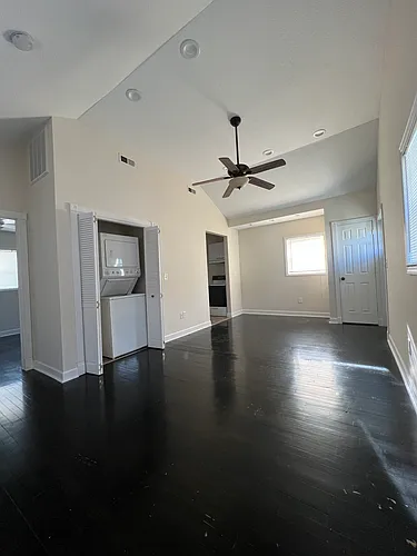 3983 Front St #4 Photo 1