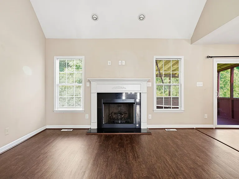 505 Heron Dr — Photo 11