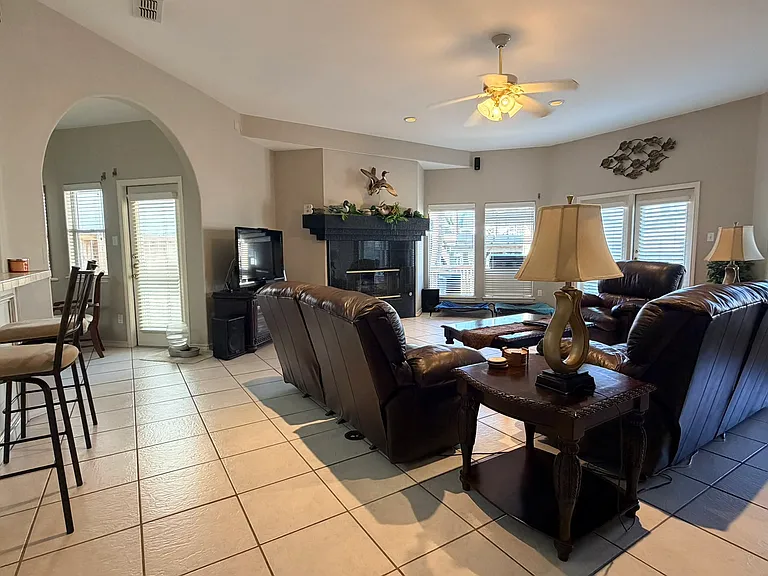 13806 Primavera Dr — Photo 6