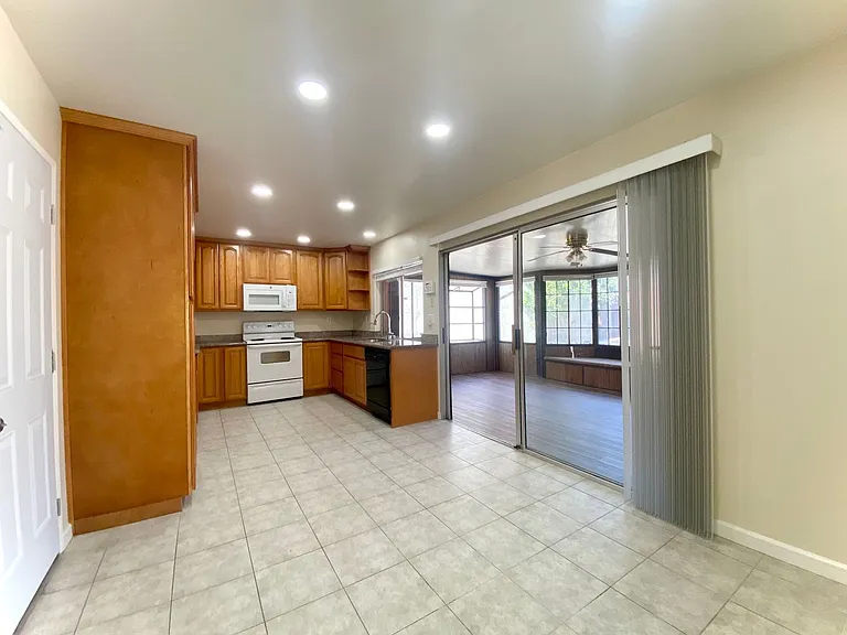 33025 Calistoga St — Photo 13