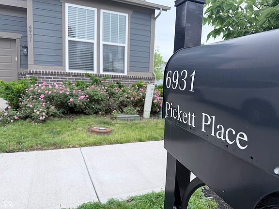 3rd image of 6931 Pickett Pl