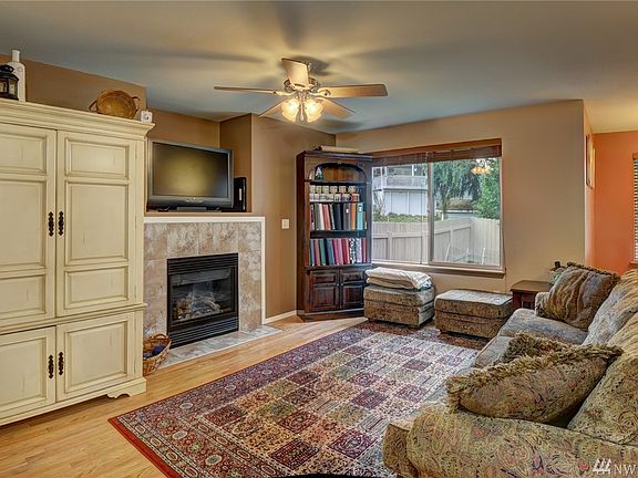 2nd image of 6884 Aquene Loop NE