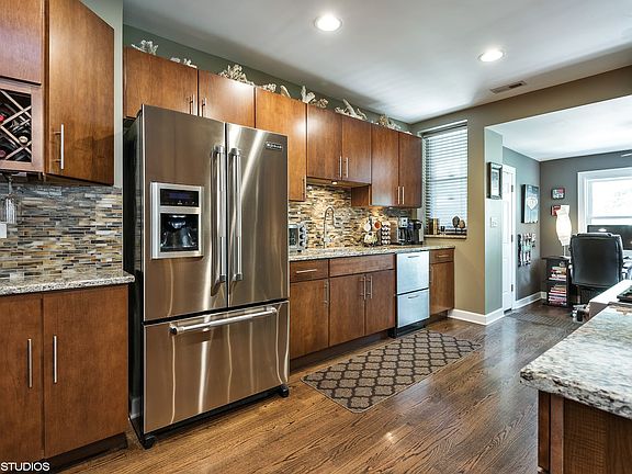 4th image of 7448 N Hoyne Ave APT 3N