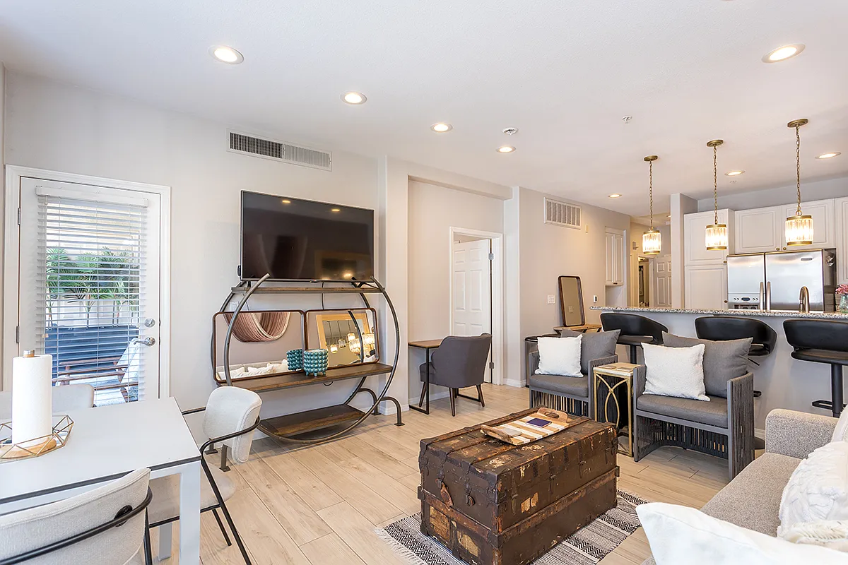 2 bed, 841 sqft, $3,500 — Photo 4