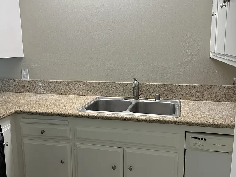 204 N Berkeley Ave #C — Photo 10
