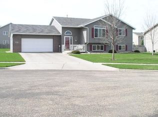 7207 W Lancaster Cir, Sioux Falls, SD 57106