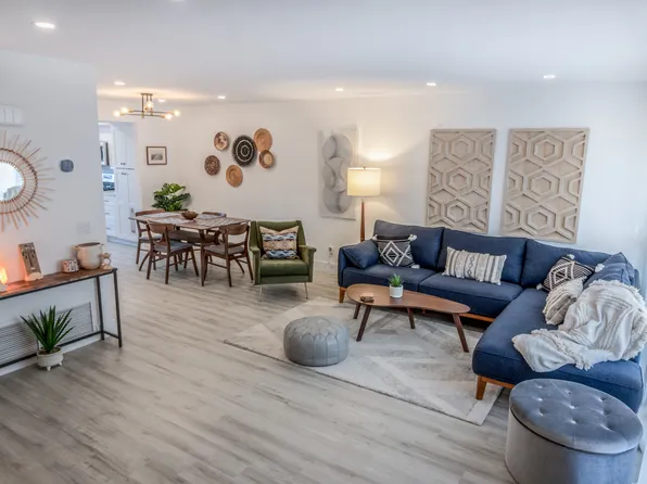 2415 Los Patos Dr, Palm Springs, CA 92264