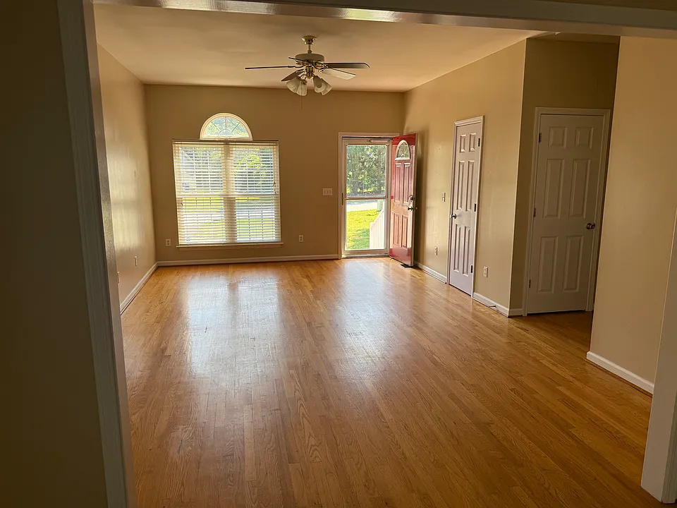 front room/entry