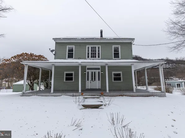 2406 Railroad St, Mahanoy Plane, PA 17949