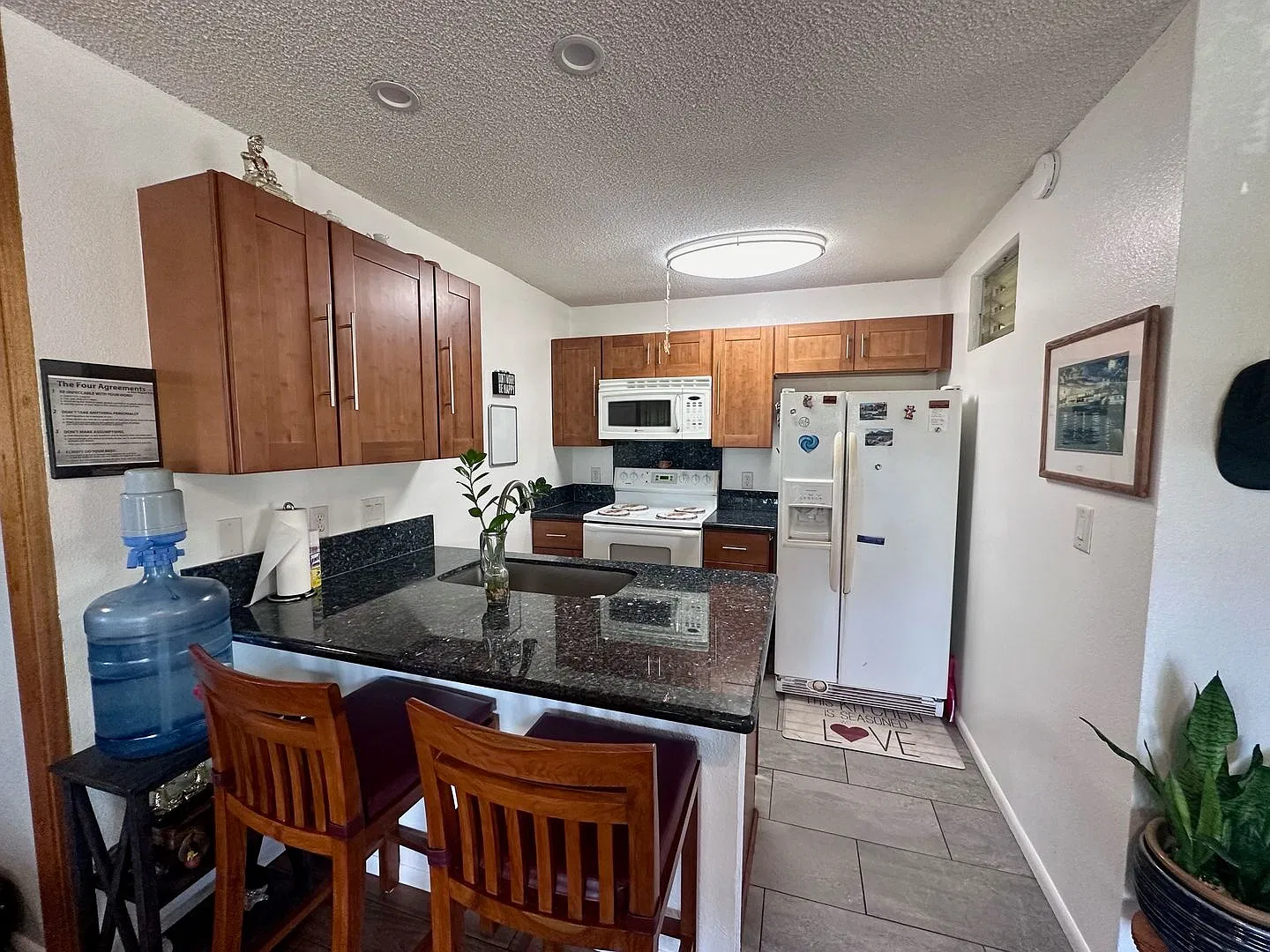 For Rent - Ihona 94-1016 Kaukahi Pl. #J10 — Photo 3