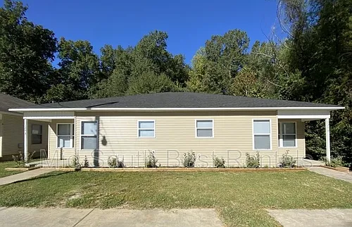 320 Bellewood Ln #B Photo 1