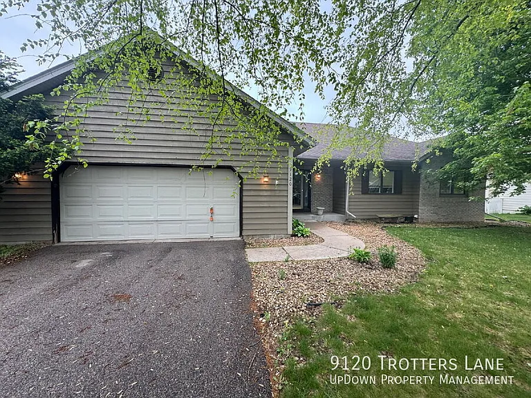 9120 Trotters Ln — Photo 4