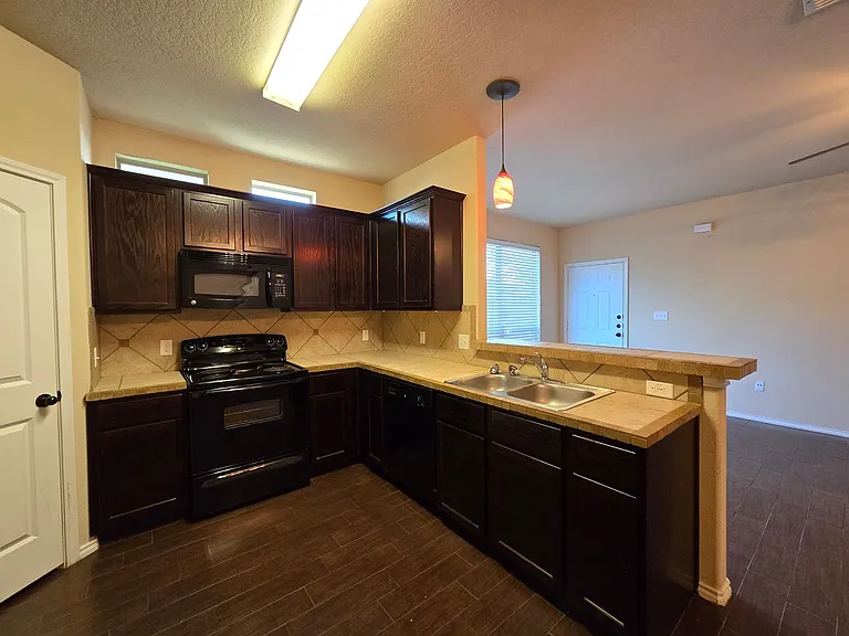 203 Anne Louise Dr — Photo 8