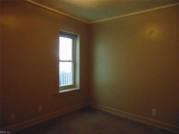 5th image of 410 W 31st St APT A