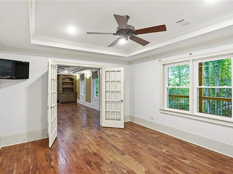4563 Fountain Dr NE — Photo 31