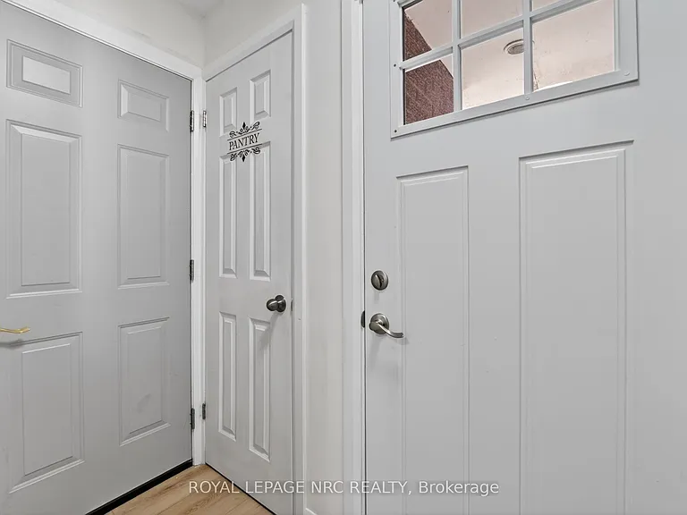 268 Henrietta St — Photo 29