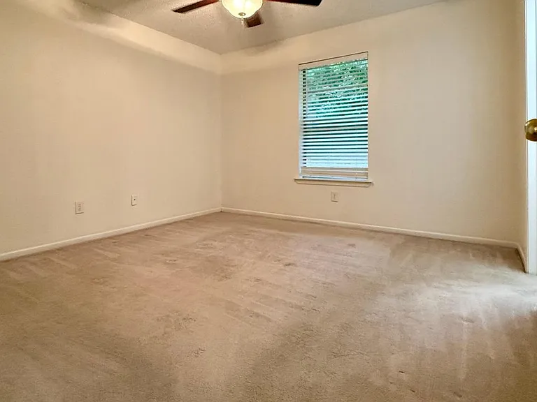 779 English Ln — Photo 14