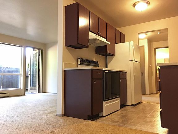2nd image of 12520 Roosevelt Way NE APT 101